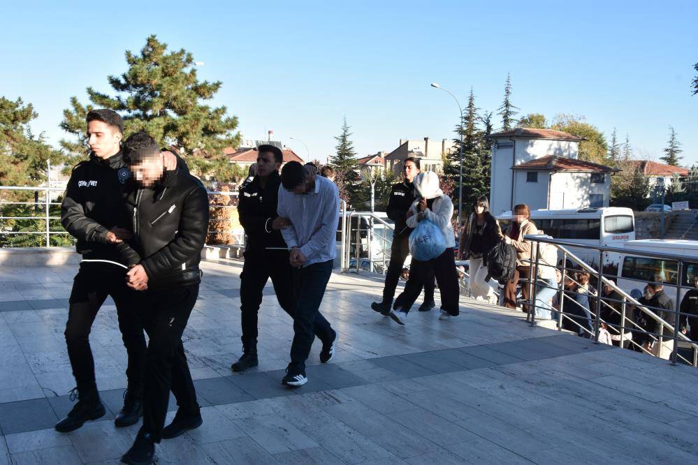 Öğretmenlik okuyordu, çete lideri oldu! Konya dahil 19 ildeki 100 milyonluk vurgunda ilk karar 7